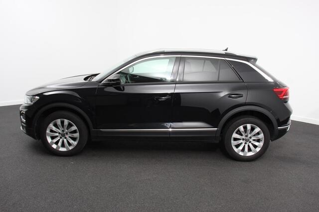Volkswagen T-Roc 1.5 TSI DSG Sport 150 PK Navigatie Apple Carplay/Android Auto Climate Control Camera Adaptive Cruise Control Electrisch bedienbare achterklep