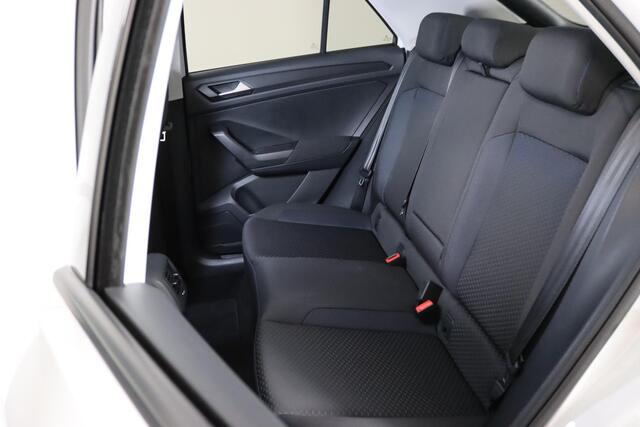 Volkswagen T-Roc 1.5 TSI Sport R-line ACC, Stoelverwarming, Apple CarPlay/Android Auto