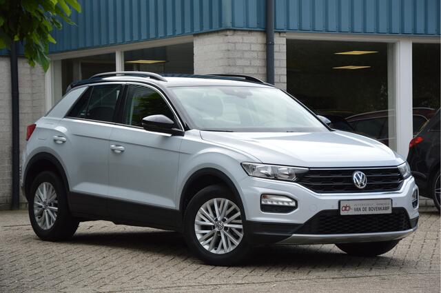 Volkswagen T-Roc 1.5 TSI Style Business ADAP. CRUISE | TREKHAAK | CLIMA | CARPLAY | PDC | STOELVERW. | NAVI | ENZ