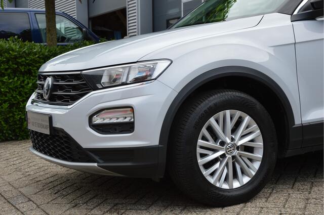 Volkswagen T-Roc 1.5 TSI Style Business ADAP. CRUISE | TREKHAAK | CLIMA | CARPLAY | PDC | STOELVERW. | NAVI | ENZ