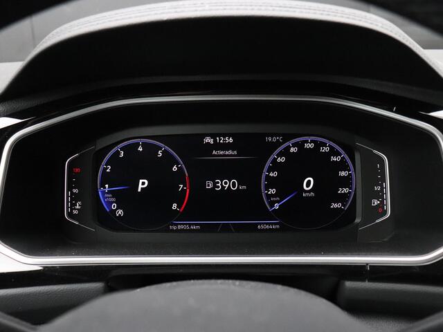 Volkswagen T-Roc 1.5 TSI R-Line Business+ | STOEL/STUURVERW. | CAMERA | APPLE CARPLAY | ADAPT. CRUISE |