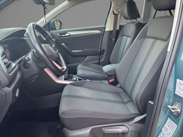 Volkswagen T-Roc 1.5 TSI 150pk DSG Life · Apple/Android Car Play · Camera · Climatronic · Navigatie · 16'' Inch ·