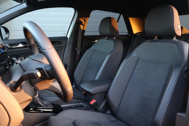 Volkswagen T-Roc 1.5 TSI 110kW DSG-7 R-Line Black Style IQ.Light/Camera/Virtual Cockpit Pro/ErgoActive/18"