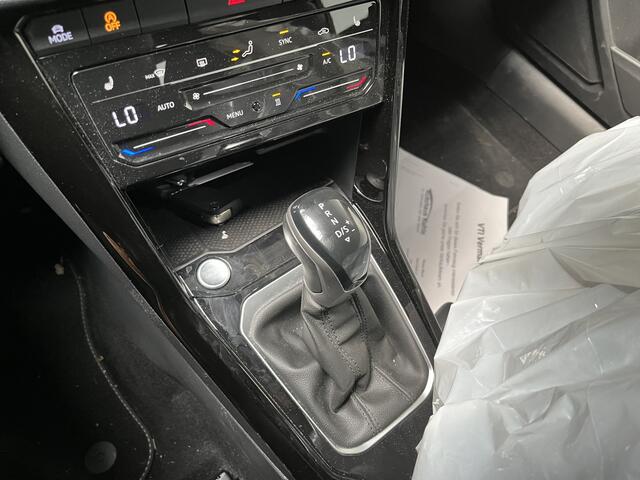 Volkswagen T-Roc Cabrio 1.5 TSI R-Line / AUTOMAAT/ PARK.SENSOREN V+A/ CAMERA/ STUUR+STOELVERWARM./ APP-CONNECT/ ACC/ KEYLESS/ DODEHOEK/ RIJ-MODI/ DIGITAL DASH/ NAVI/ DAB/ CLIMA/ IQ.LIGHT/ 19'' LMV