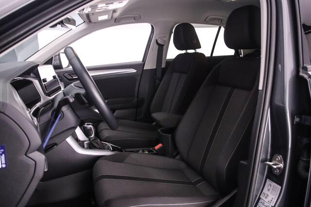 Volkswagen T-Roc Life Edition 1.5 TSI 150pk DSG Automaat Adaptive cruise control, Achteruitrijcamera, App connect, LED koplampen, Parkeersensoren, Airco, DAB, Radio, Bluetooth