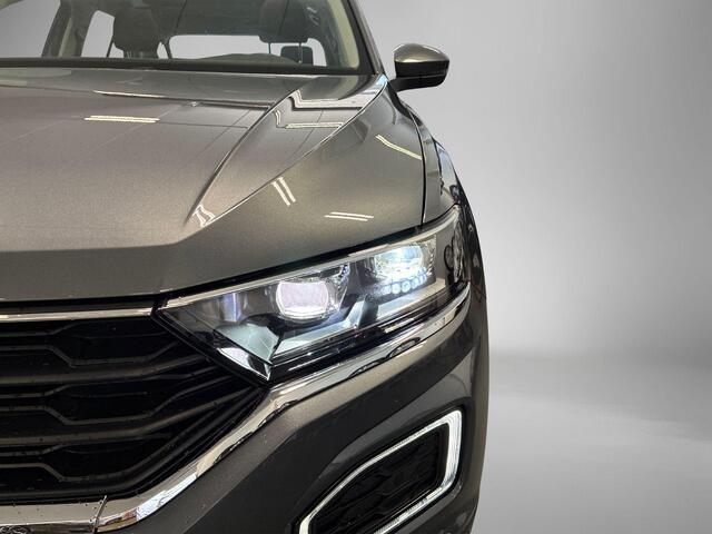 Volkswagen T-Roc 1.5 TSI 150pk DSG Sport · Panoramadak · Camera · Keyless · Apple/Android Car Play · Dodehoek Detectie · P-Sensoren · 17'' Inch ·