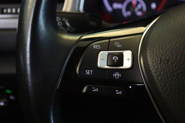 Volkswagen T-Roc 1.0 TSI Style | TWO-TONE | NAVI / APPCONNECT | CLIMA | PDC V+A | ADAP CRUISE |