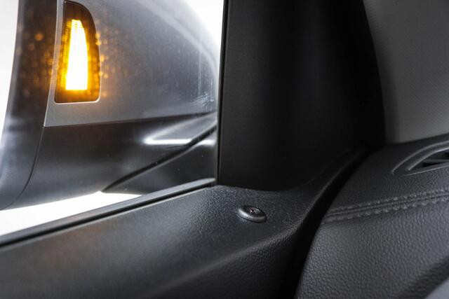 Volkswagen T-Roc 1.5 TSI Style | IQ LIGHT | STOELVERWARMING | CLIMA | APP CONNECT | DAB | PDC