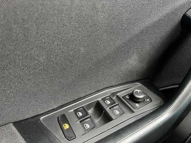 Volkswagen T-Roc 1.5TSI 150pk DSG Sport | ACC | LED | Parkeersensoren