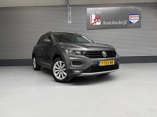 Volkswagen T-Roc 1.5 TSI SPORT/IQ LIGHT/ADAPTIVE/DODE HOEK/DIGI CP/CARPLAY/CAM/ENZ