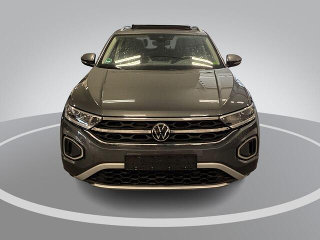 Volkswagen T-Roc 1.5 TSI 150pk DSG Style · Panoramadak · Camera · Keyless · Elek. Achterklep · Alarmklasse 3 · Massagefunctie Bestuurder · Parkeer Assistent · Stoelverwarming ·