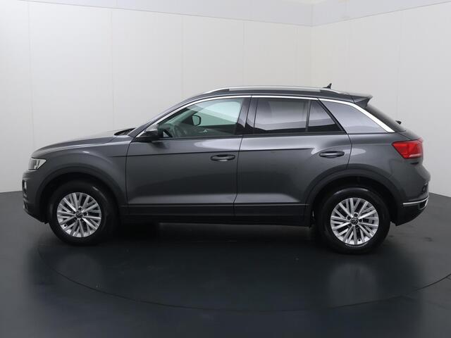 Volkswagen T-Roc 1.5 TSI Style | 150 PK | Automaat | Trekhaak | Adaptive Cruise Control | Climate control | Elektrische achterklep | Navigatiesysteem | Parkeersensoren |