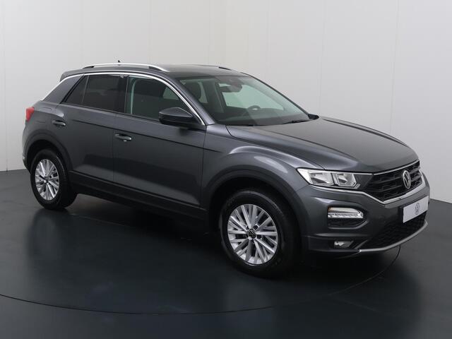 Volkswagen T-Roc 1.5 TSI Style | 150 PK | Automaat | Trekhaak | Adaptive Cruise Control | Climate control | Elektrische achterklep | Navigatiesysteem | Parkeersensoren |