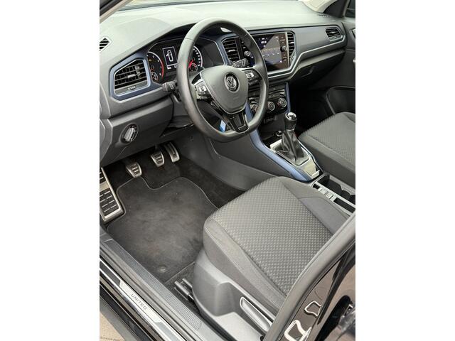 Volkswagen T-Roc 1.5 TSI Style Business ACC-Nav-17"-Trekhaak