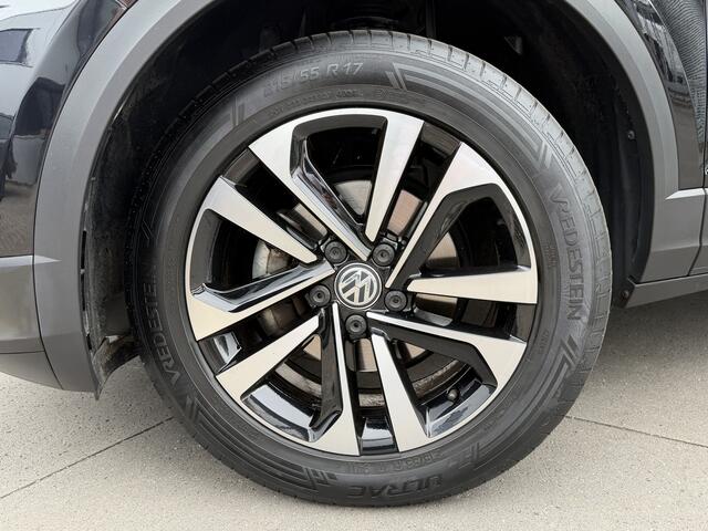 Volkswagen T-Roc 1.5 TSI Style Business ACC-Nav-17"-Trekhaak