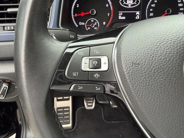 Volkswagen T-Roc 1.5 TSI Style Business ACC-Nav-17"-Trekhaak