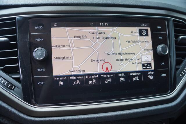 Volkswagen T-Roc 1.0 TSI Style - TREKHAAK - CARPLAY - CAMERA - 38820 KM NAP -