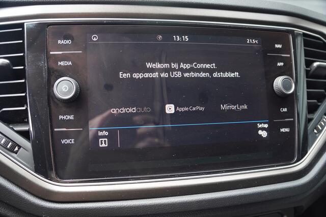 Volkswagen T-Roc 1.0 TSI Style - TREKHAAK - CARPLAY - CAMERA - 38820 KM NAP -