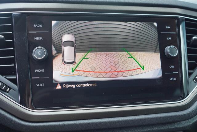 Volkswagen T-Roc 1.0 TSI Style - TREKHAAK - CARPLAY - CAMERA - 38820 KM NAP -