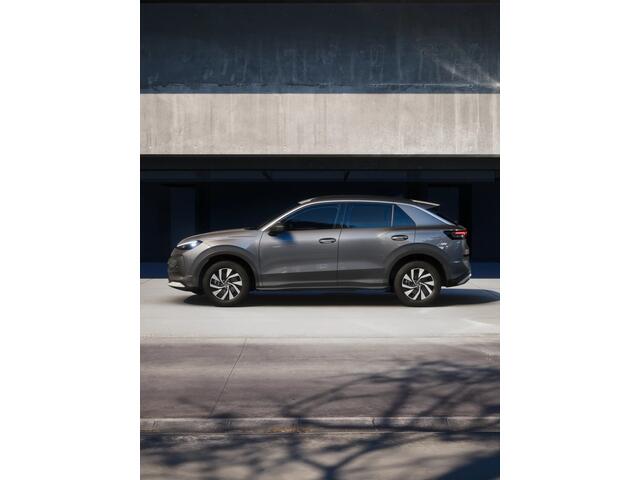 Volkswagen T-Roc Limited Edition | 'App-Connect' draadloze smartphone integratie | Automatische afstandsregeling (Adaptive Cruise Control) | Buitenspiegels elektrisch instel-, verwarm- en inklapbaar