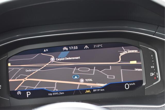 Volkswagen T-Roc 1.5 TSI Sport Virtual cockpit, Adaptive cruise, Camera, Carplay, Elek. achterklep