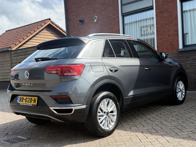 Volkswagen T-Roc 1.0 TSI Style | ADAPT. CRUISE | NAVI | DAB | PDC | CARPLAY |