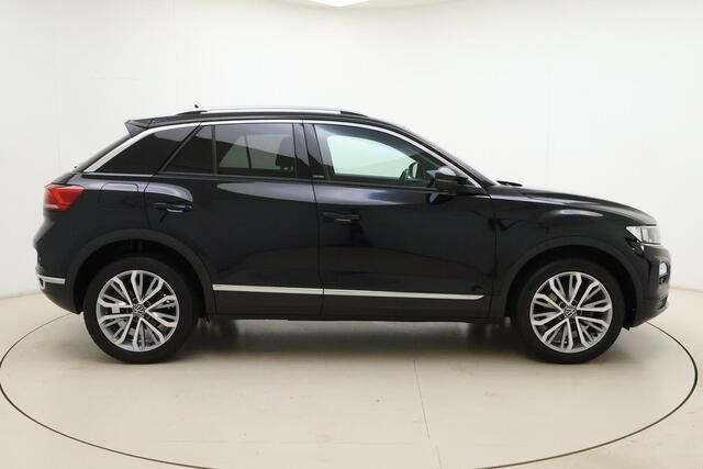 Volkswagen T-Roc 1.0 TSI Style Business | Navigatie | Trekhaak | Stoelverwarming | Climate control | Dakrails | Extra getint glas | Lichtmetalen velgen