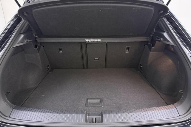 Volkswagen T-Roc 1.0 TSI Style Business | Navigatie | Trekhaak | Stoelverwarming | Climate control | Dakrails | Extra getint glas | Lichtmetalen velgen