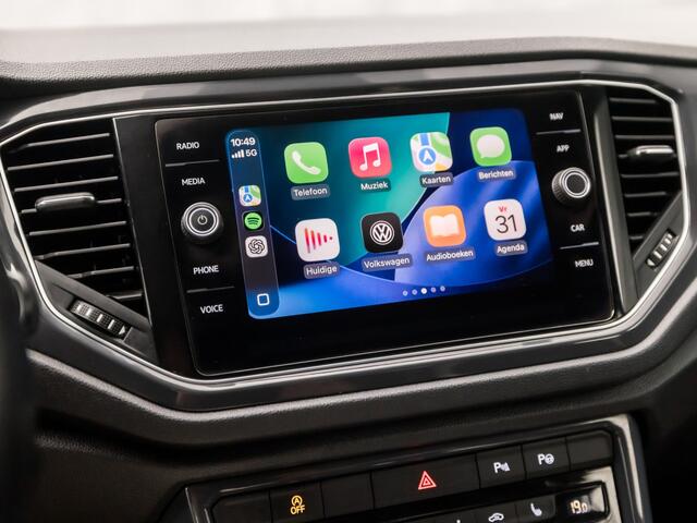Volkswagen T-Roc 2.0 TSI 4Motion Sport R 190Pk Automaat (VIRTUAL COCKPIT, APPLE CARPLAY, STUUR/STOELVERWARMING, CAMERA, SPORTSTOELEN, GETINT GLAS, ELEK ACHTERKLEP, KEYLESS, NIEUWSTAAT)