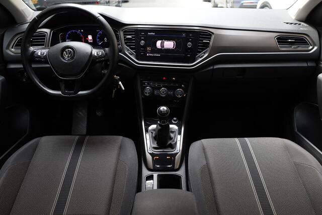 Volkswagen T-Roc 1.0 TSI R-line Style CARPLAY DAB NAVI COCKPITVIEW STOELVERWARMING 2xPDC ACC 19"LMV ALL-SEASONS NAP ZEER-NETJES!!