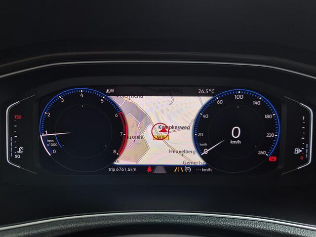 Volkswagen T-Roc 1.0 TSI R-line Style CARPLAY DAB NAVI COCKPITVIEW STOELVERWARMING 2xPDC ACC 19"LMV ALL-SEASONS NAP ZEER-NETJES!!