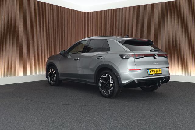 Volkswagen T-Roc 1.5 eTsi 150pk DSG R-Line First Edition Trekhaak Camera Stoelverwarming Keyless Virtual Cockpit Navigatie