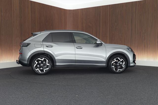 Volkswagen T-Roc 1.5 eTsi 150pk DSG R-Line First Edition Trekhaak Camera Stoelverwarming Keyless Virtual Cockpit Navigatie