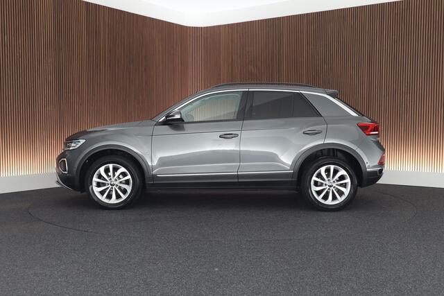 Volkswagen T-Roc 1.5 TSI 150pk DSG Style Trekhaak Camera Stoelverwarming Massage Virtual Cockpit Navigatie