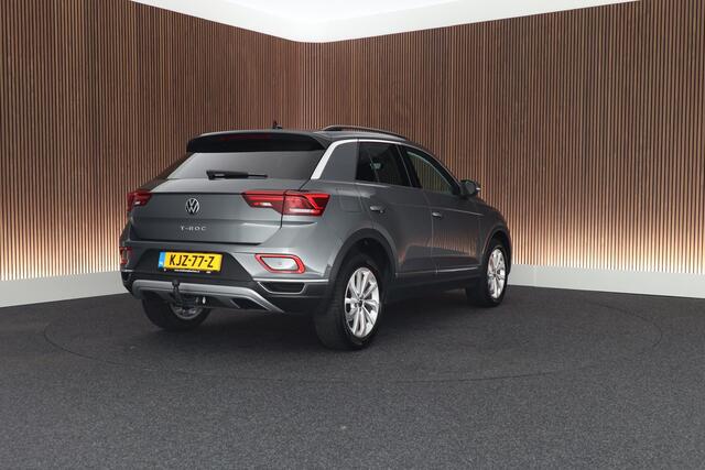 Volkswagen T-Roc 1.5 TSI 150pk DSG Style Trekhaak Camera Stoelverwarming Massage Virtual Cockpit Navigatie
