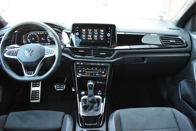 Volkswagen T-Roc 1.5 TSI R-Line Black Style LED grill, Adaptive cruise, Ergo active + Massage, IQ Light, Afn. trekhaak, Camera