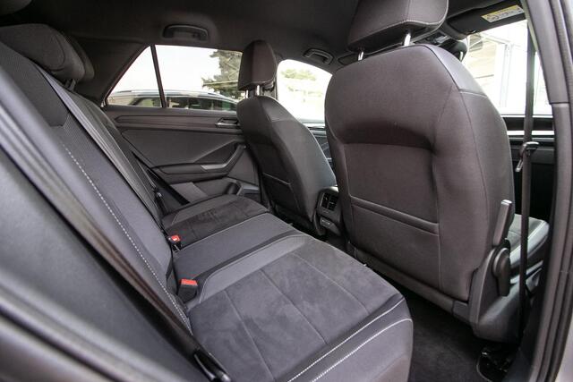 Volkswagen T-Roc 1.5 TSI DSG R-Line Business -Afn. trekhaak | Ad. Cruise | Cam | Massagestoel