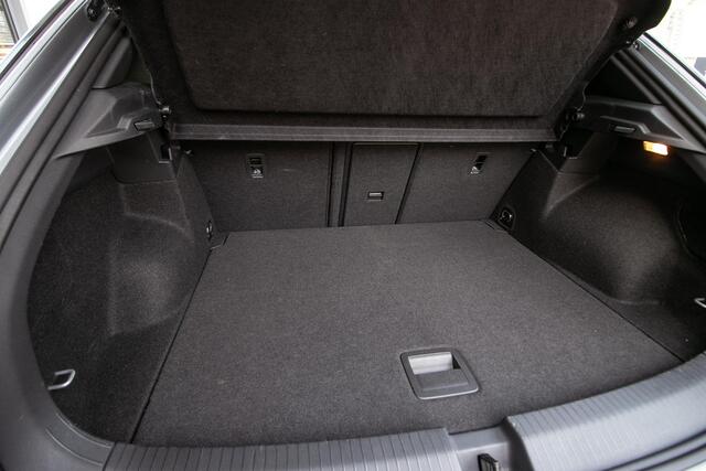 Volkswagen T-Roc 1.5 TSI DSG R-Line Business -Afn. trekhaak | Ad. Cruise | Cam | Massagestoel