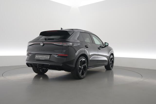 Volkswagen T-Roc 1.5 eTsi R-Line | Pano | IQ Light | Adapt. Cruise | Trekhaak | Camera | Stoel- Stuurverw. | CarPlay |
