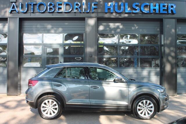 Volkswagen T-Roc 1.5 TSI Sport 150pk Stoel/stuur verwarming / afneembare trekhaak.