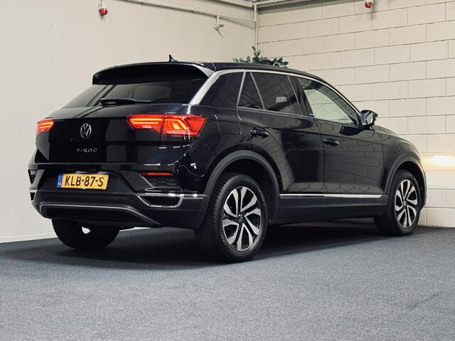 Volkswagen T-Roc 1.5 TSI Active | 17" | CarPlay | Stoelverw. |