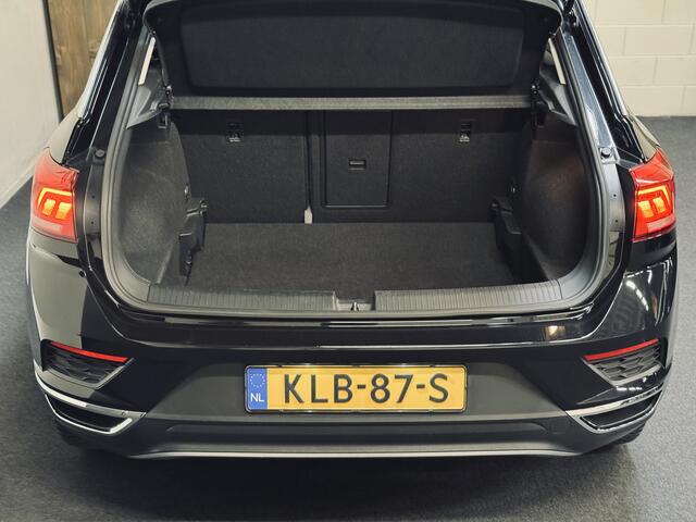 Volkswagen T-Roc 1.5 TSI Active | 17" | CarPlay | Stoelverw. |