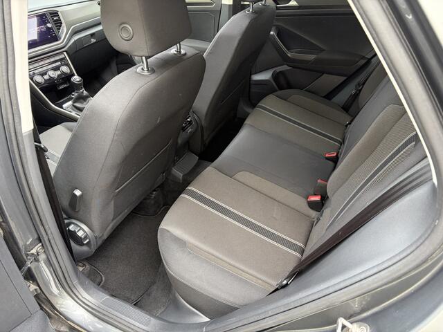 Volkswagen T-Roc 1.0 TSI Style / PANORAMADAK / CARPLAY / NAVI / CRUISE / STOELVERWARMING