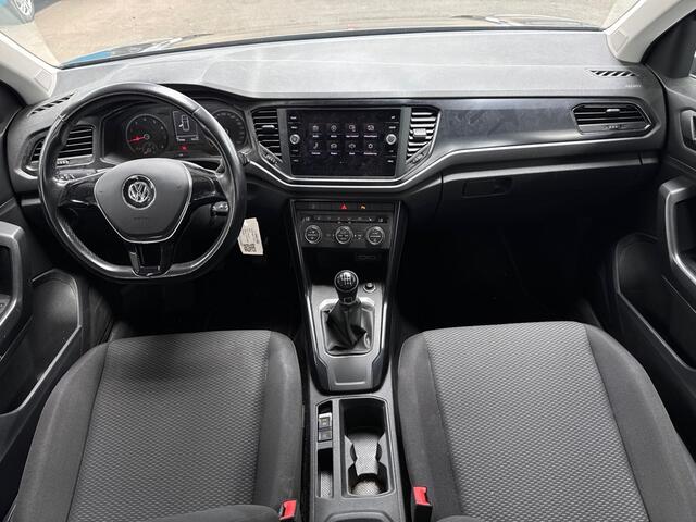 Volkswagen T-Roc 1.0 TSI | Stoelverwarming | Apple Carplay | Parkeersensoren | Trekhaak | Climate Control | Navigatie |