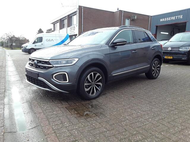 Volkswagen T-Roc 1.5 TSI STYLE DSG / C.C. / DAB