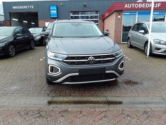 Volkswagen T-Roc 1.5 TSI STYLE DSG / C.C. / DAB