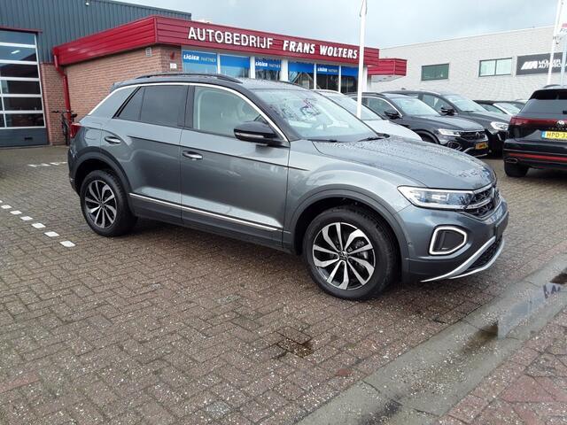 Volkswagen T-Roc 1.5 TSI STYLE DSG / C.C. / DAB