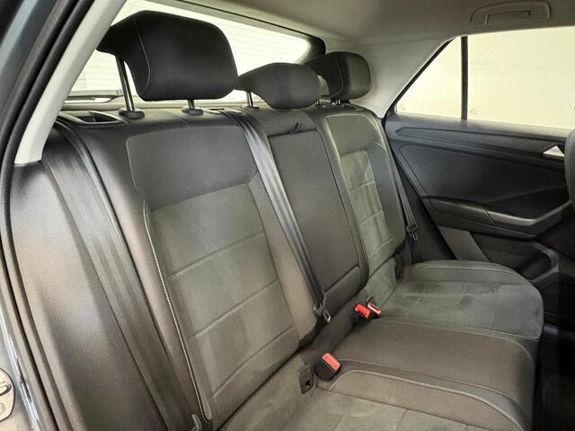 Volkswagen T-Roc 1.5 TSI 150pk Automaat Style Climate Control Navigatie Aple Carplay/Android Auto PDC VA+ Camera Adaptive Cruise Control Keyless Go Virtual Cockpit Pro