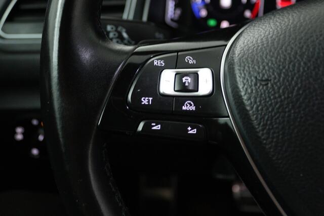 Volkswagen T-Roc 2.0 TSI 4Motion Sport (PANORAMADAK, STOEL/STUUR VERWARMING, TREKHAAK, PARKEERSENSOREN)