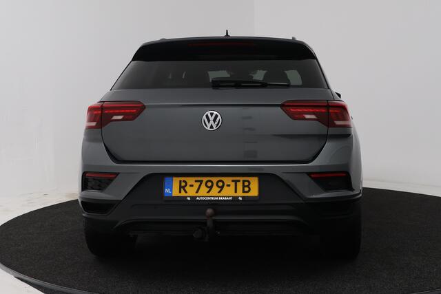 Volkswagen T-Roc 2.0 TSI 4Motion Sport (PANORAMADAK, STOEL/STUUR VERWARMING, TREKHAAK, PARKEERSENSOREN)